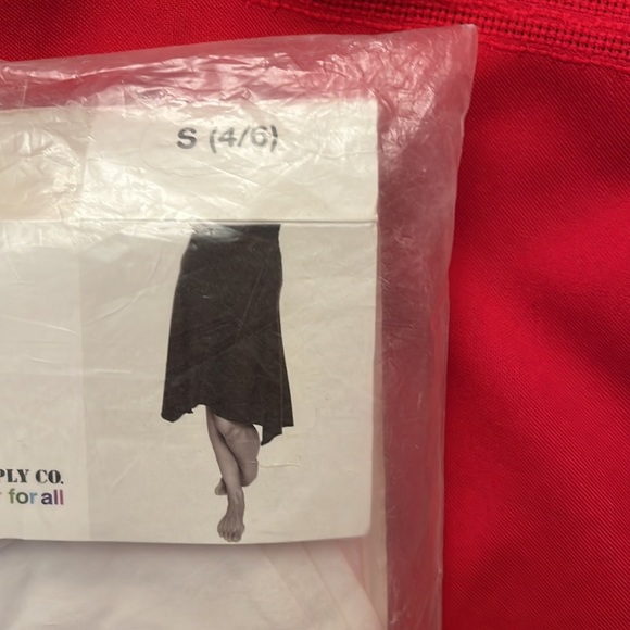 White Asymmetrical Skirt - Picture 2 of 4